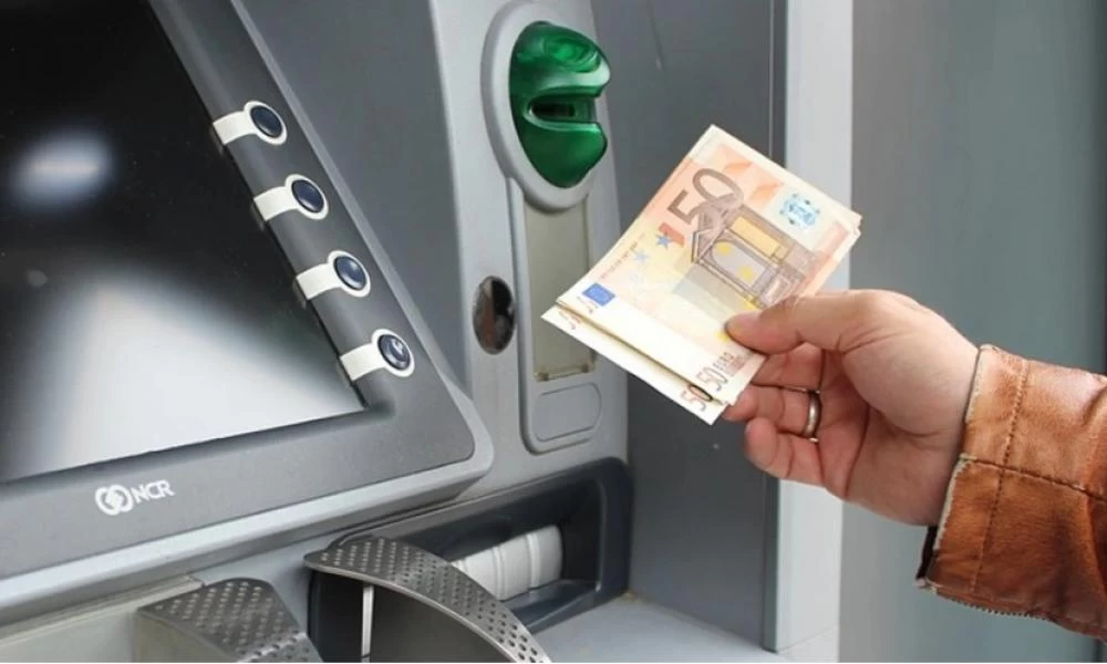 Αυξήσεις μισθών και συντάξεων 2022 - Ποιοι, πόσο και τι θα γίνει με την εισφορά αλληλεγγύης